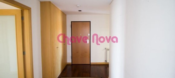 Apartamento de 4 dormitorios en Vila Nova de Gaia, Portugal No. 49067 13