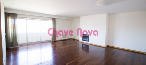Apartamento de 4 dormitorios en Vila Nova de Gaia, Portugal No. 49067 2