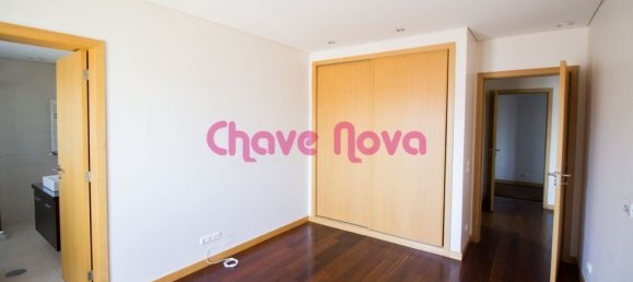 Apartamento de 4 dormitorios en Vila Nova de Gaia, Portugal No. 49067 16