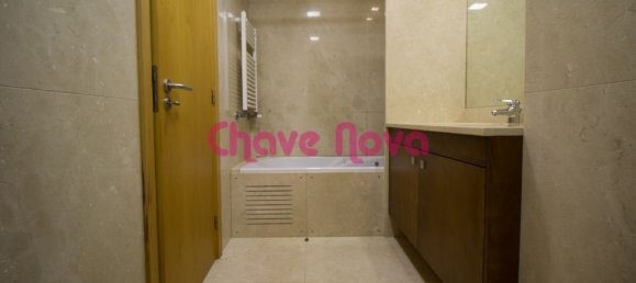 Apartamento de 4 dormitorios en Vila Nova de Gaia, Portugal No. 49067 5