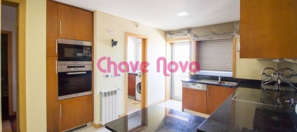 Apartamento de 4 dormitorios en Vila Nova de Gaia, Portugal No. 49067 3