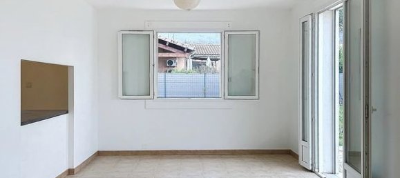 Casa de 3 dormitorios en Ruoms, France No. 267228 2