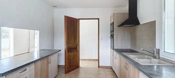 Casa de 3 dormitorios en Ruoms, France No. 267228 6