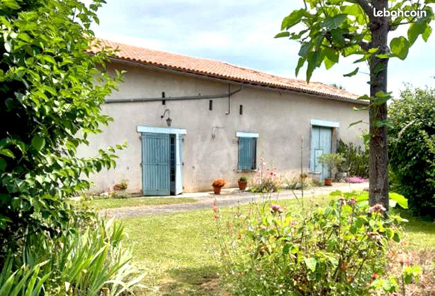 3 Schlafzimmer Haus in Charente, France, Nr. 335697