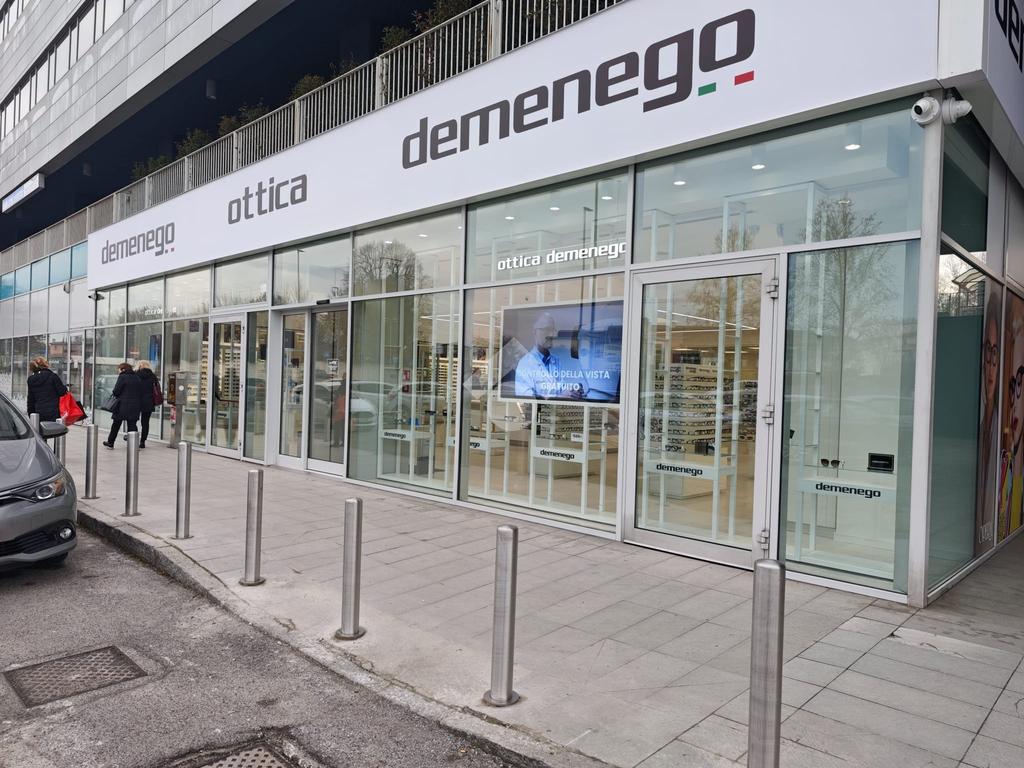 10-Zimmer Gewerbliche Immobilie in Castel Mella, Italy, Nr. 135418