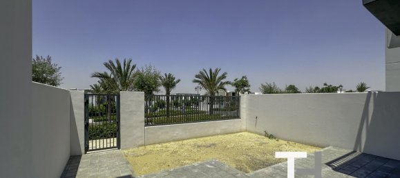 Таунхаус с 3 спальнями в Dubai Land, ОАЭ № 28614 17