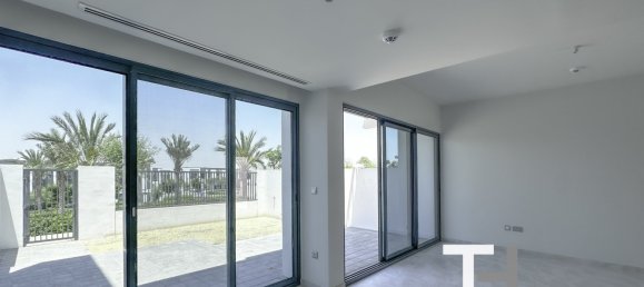 Таунхаус с 3 спальнями в Dubai Land, ОАЭ № 28614 3