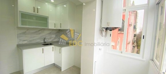 Квартира с 1 спальней в Лиссабон, Португалия № 151927 3