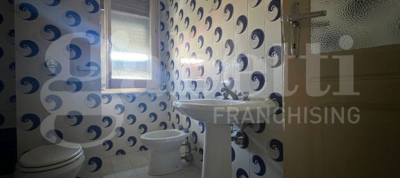 Apartamento de 2 dormitorios en Oristano, Italy No. 60969 9