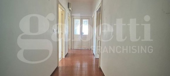 Apartamento de 2 dormitorios en Oristano, Italy No. 60969 2