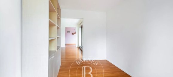 3 bedrooms Apartment in Yvelines, France No. 170216 8