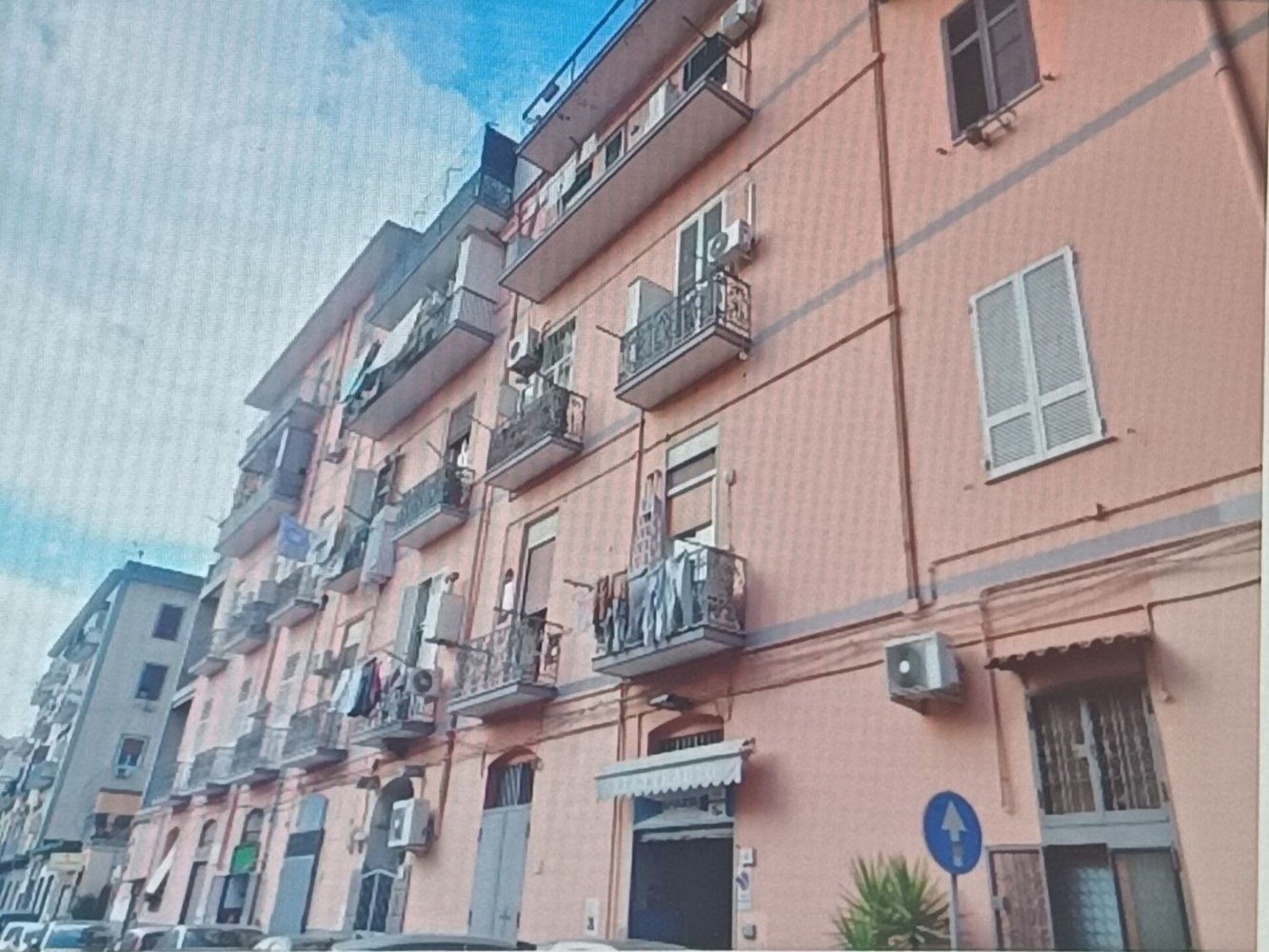 Apartamento de 4 dormitorios en Naples, Italy No. 378726