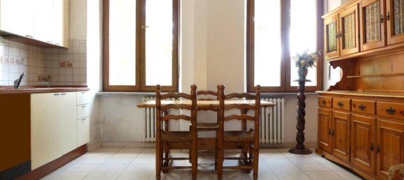 2 bedrooms Apartment in Turin, Italy No. 267890 3