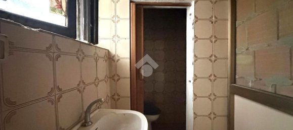 Propiedad comercial en Pistoia, Italy 84 m² No. 378090 18