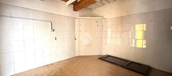 Propiedad comercial en Pistoia, Italy 84 m² No. 378090 6