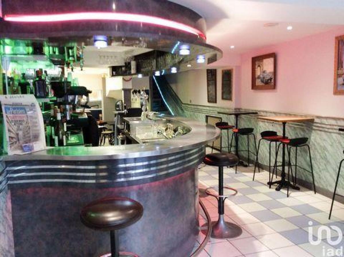 150m² Factory in Meaux, France No. 20585