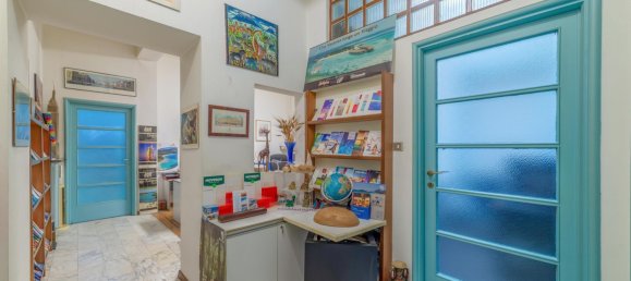 Oficina en Milan, Italy 95 m² No. 241279 2