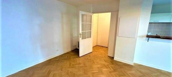 1 bedroom Apartment in Paris, France No. 285129 3