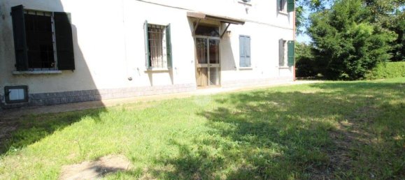 2 bedrooms House in Pegognaga, Italy No. 363198 11