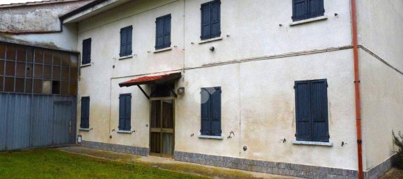 2 bedrooms House in Pegognaga, Italy No. 363198 2