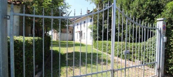 2 bedrooms House in Pegognaga, Italy No. 363198 13