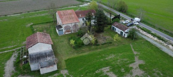 2 bedrooms House in Pegognaga, Italy No. 363198 8