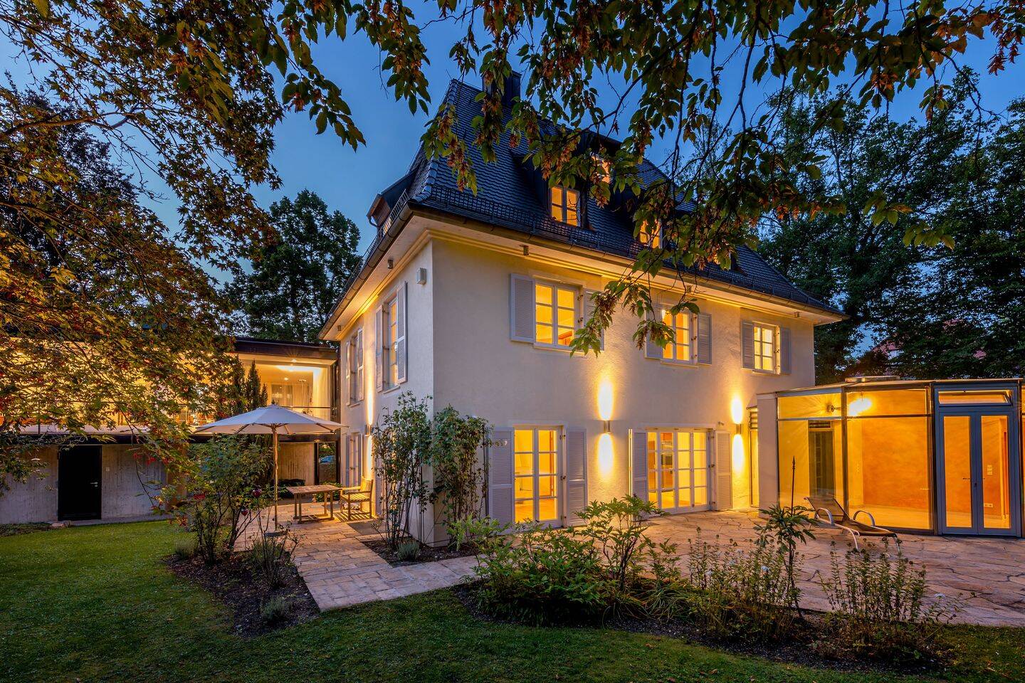 Villa de 8 dormitorios en Munich, Germany No. 370153