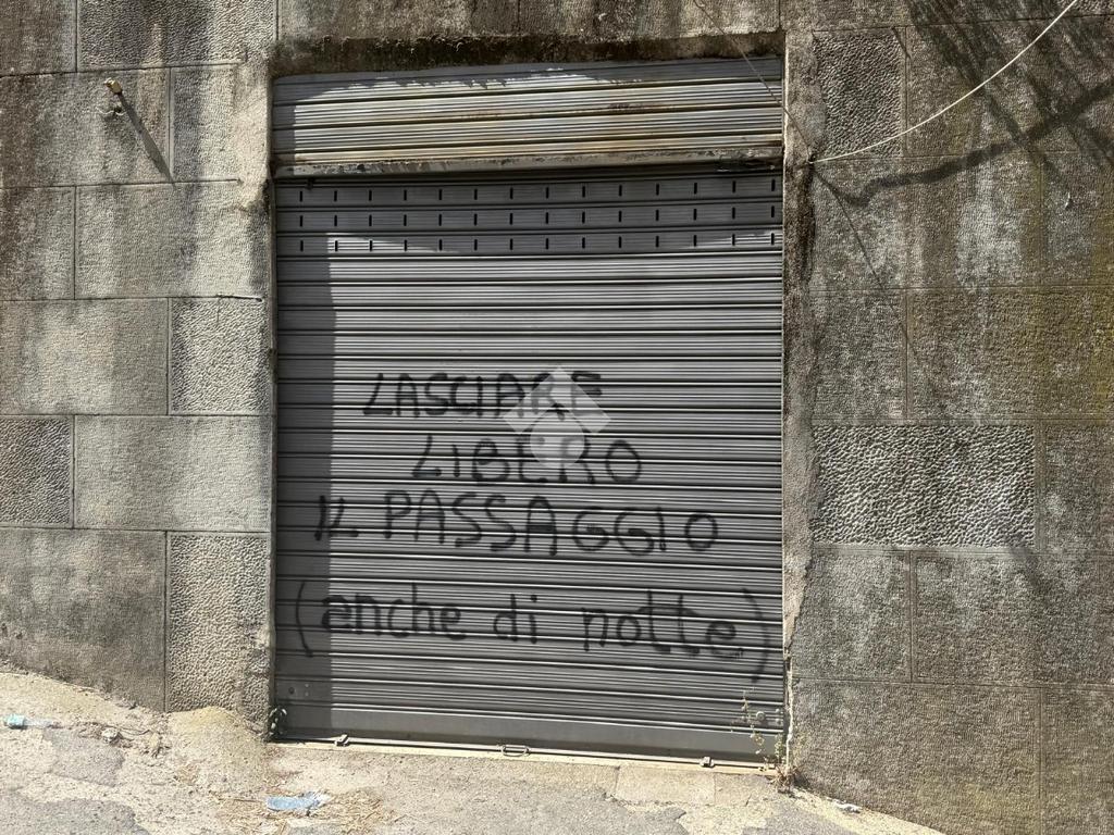 1غرفة مرآب في Reggio Calabria, Italy رقم 257843