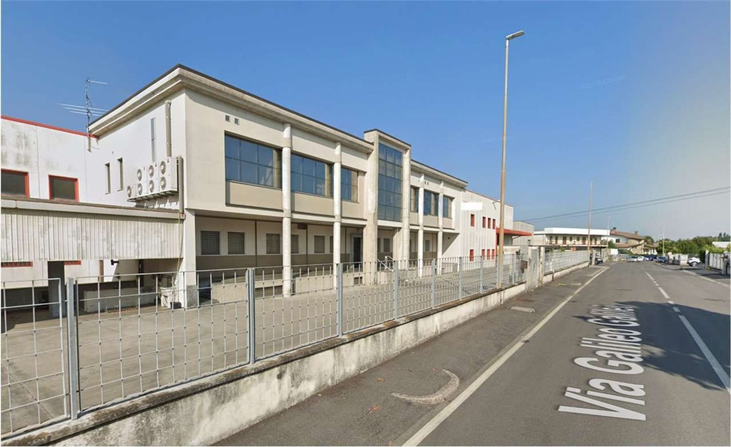 4097m² Warehouse in Quinzano d'Oglio, Italy No. 335638