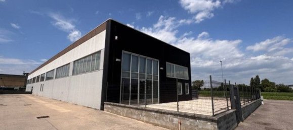 Almacén en Castellucchio, Italy 390 m² No. 266741 4