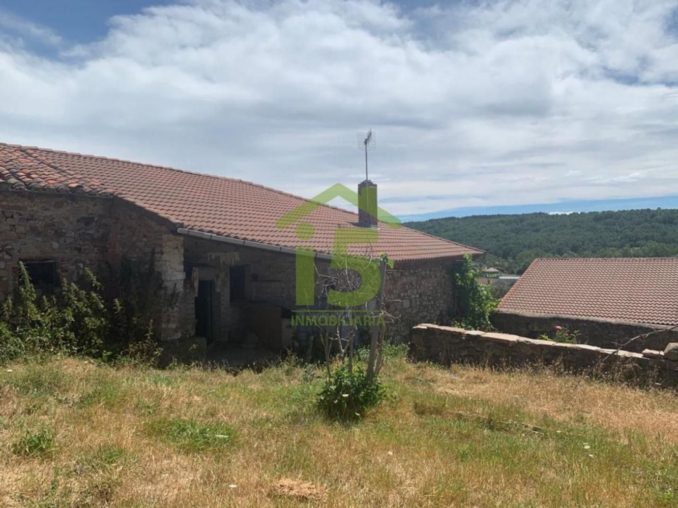 Casa de 5 dormitorios en La Robla, Spain No. 28418