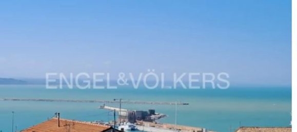 Дом с 10 комнатами в Анкона, Италия № 104698 23