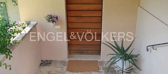 Дом с 10 комнатами в Анкона, Италия № 104698 27