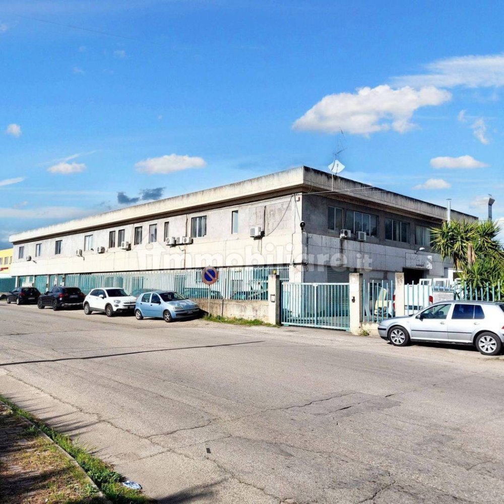 Entrepôt à San Salvo, Italy 840m² No. 318858
