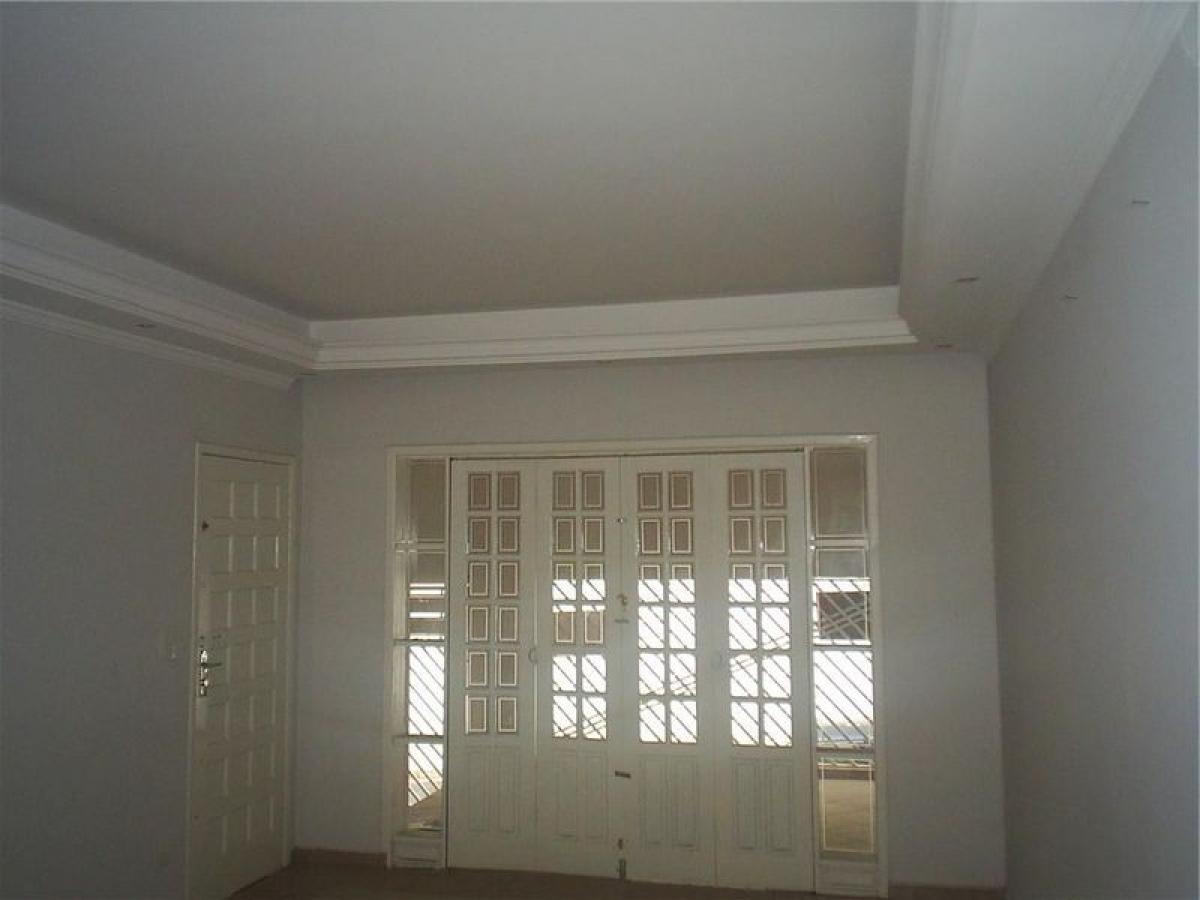 Casa de 6 dormitorios en Sao Paulo, Brazil No. 560016