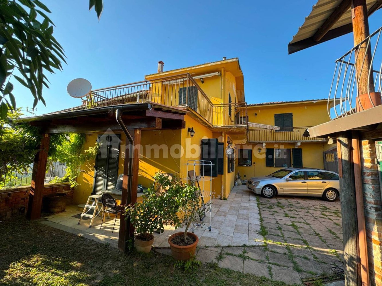 3 bedrooms House in Novello, Italy No. 270757