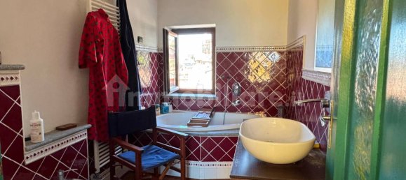 3 bedrooms House in Novello, Italy No. 270757 10