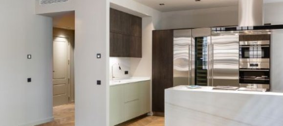 3 bedrooms Apartment in Ciutat Vella, Spain No. 103335 4