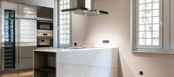 3 bedrooms Apartment in Ciutat Vella, Spain No. 103335 2