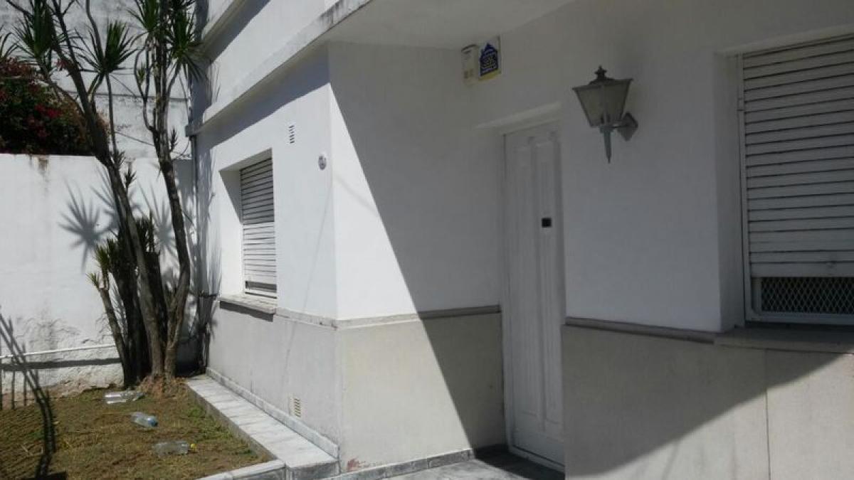 2 bedrooms House in Quilmes, Argentina No. 59170