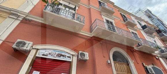 Коммерческая недвижимость с 1 комнатой в Бари, Италия № 21407 10