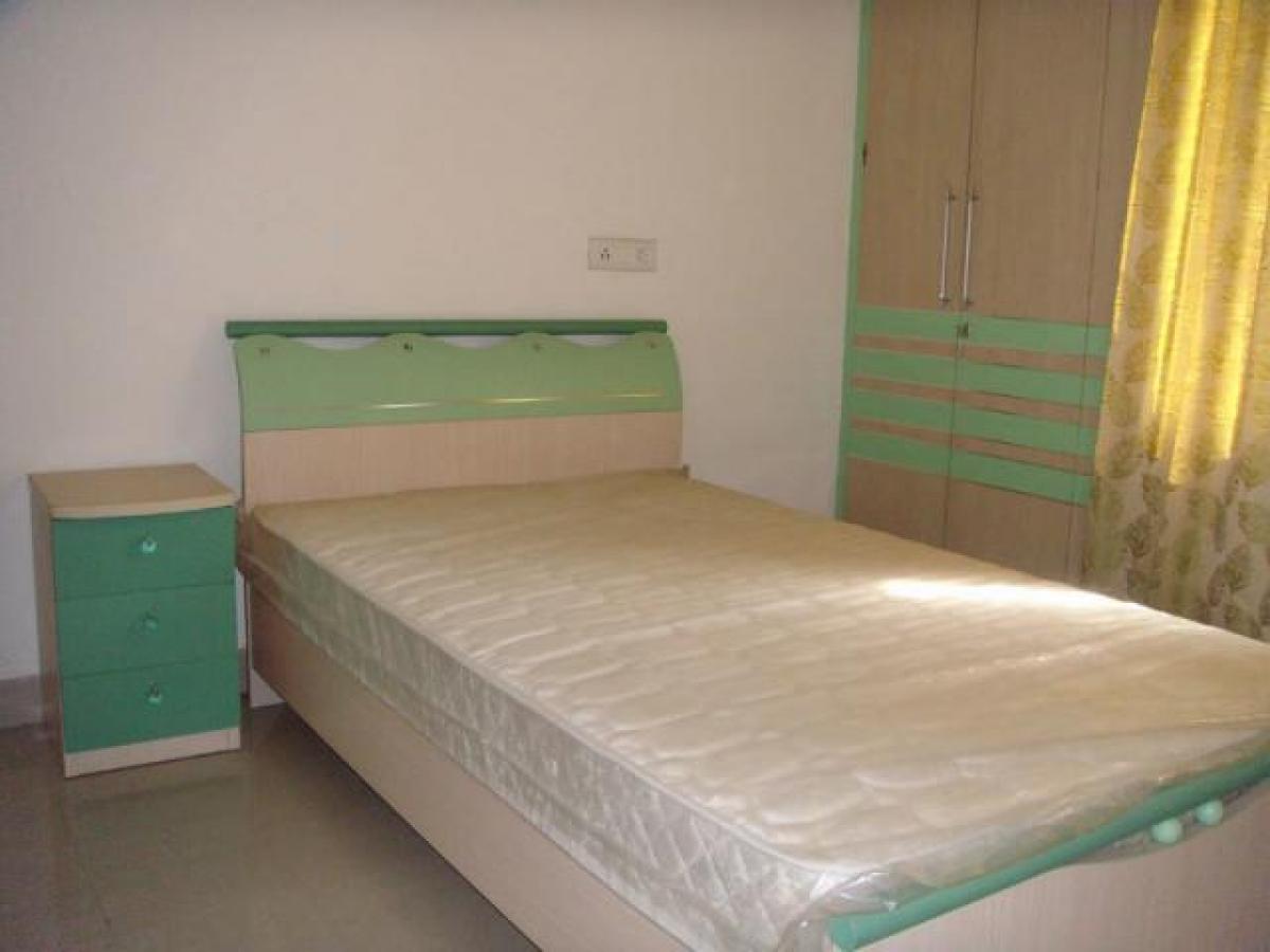 Дом с 2 спальнями в Нойда, Индия № 65081