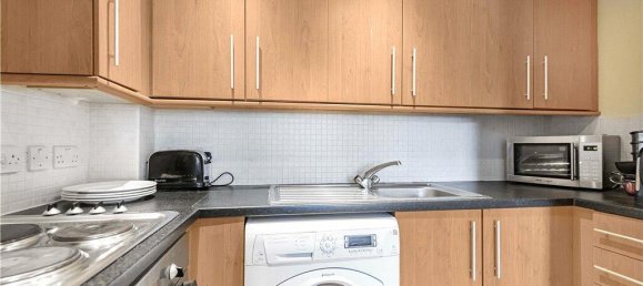 1 Schlafzimmer Wohnung in Surrey, United Kingdom, Nr. 8609 3