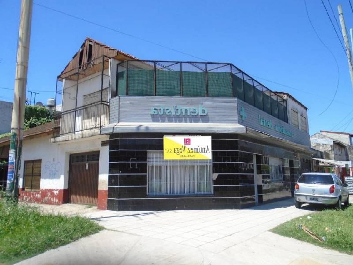 31m² Office in Lomas de Zamora, Argentina No. 25170