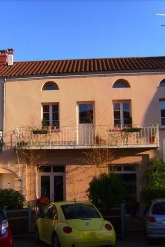3 bedrooms Condo in Villerest, France No. 35819