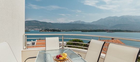 2 chambres Appartement à Tivat, Montenegro No. 59 19