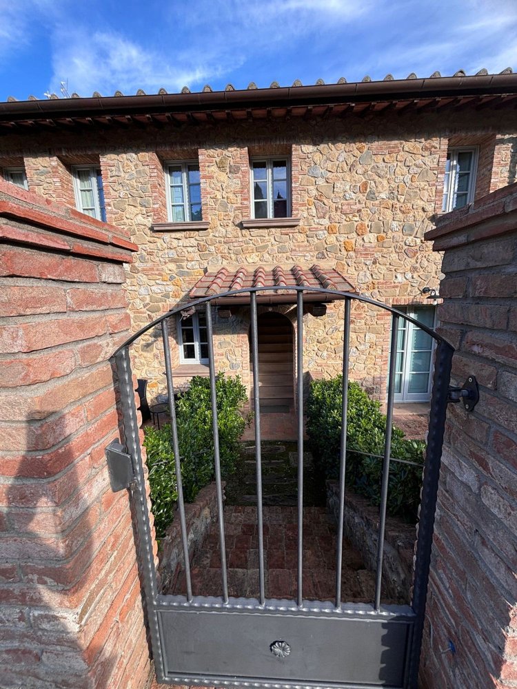 2-salle Appartement à Chianni, Italy No. 87294