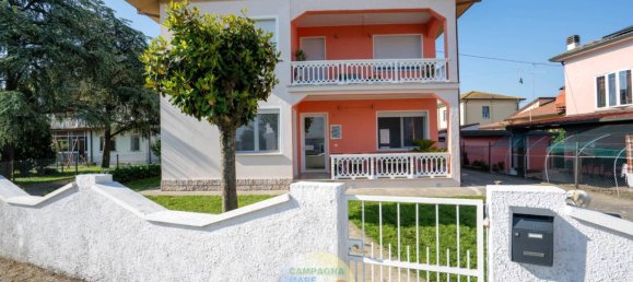 Villa de 5 dormitorios en Copparo, Italy No. 355114 2