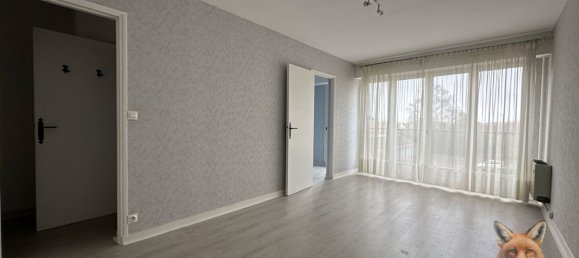 Estudio en Troyes, France No. 47545 2