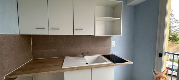 Estudio en Troyes, France No. 47545 4